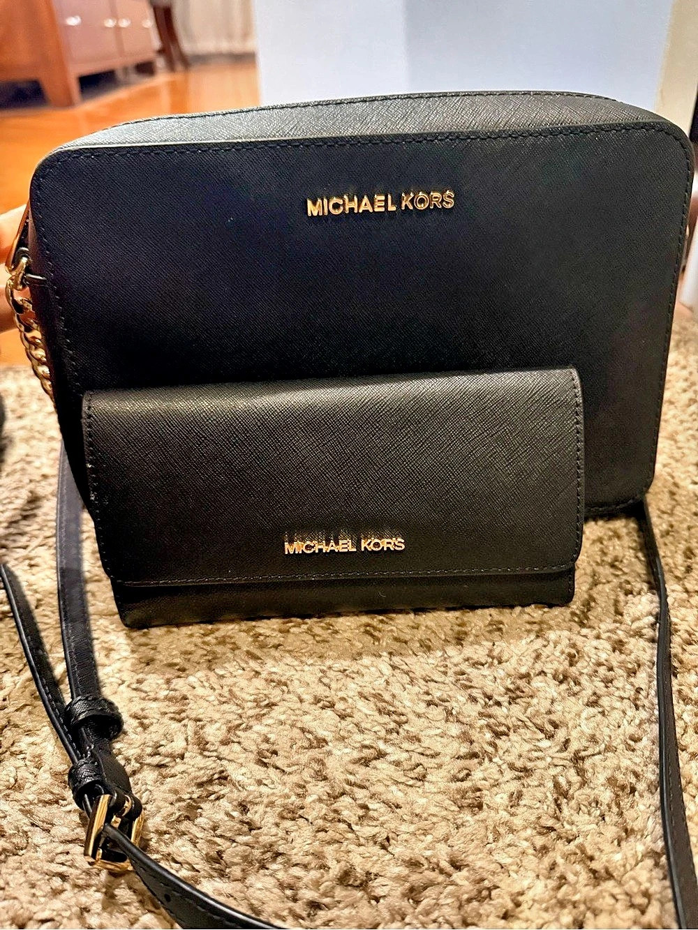 Michael Kors Jet Set Large Saffiano Leather Crossbody Bag Black